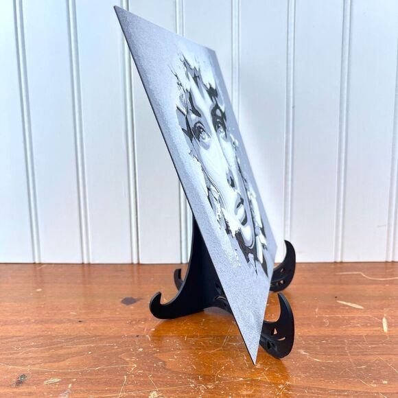 Wall Art, Face in the Wall, Woman’s Face Breaking Through - Picture 9 of 10